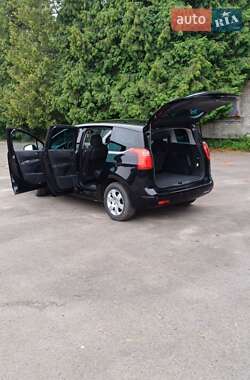 Микровэн Peugeot 5008 2011 в 