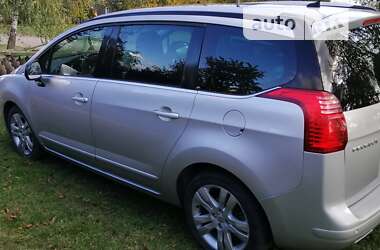 Мікровен Peugeot 5008 2010 в Володимир-Волинському