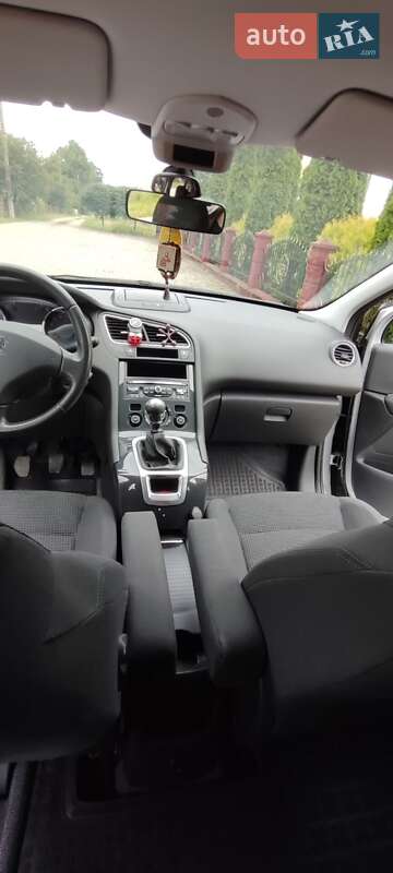 Мікровен Peugeot 5008 2013 в Самборі