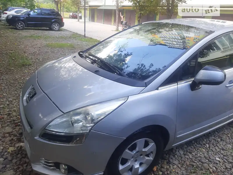 Peugeot 5008 2013