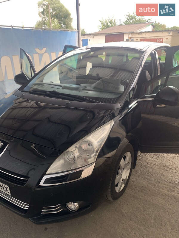 Мікровен Peugeot 5008 2011 в Шепетівці