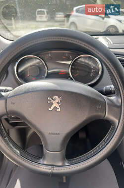 Микровэн Peugeot 5008 2015 в Киеве