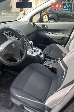 Микровэн Peugeot 5008 2015 в Киеве