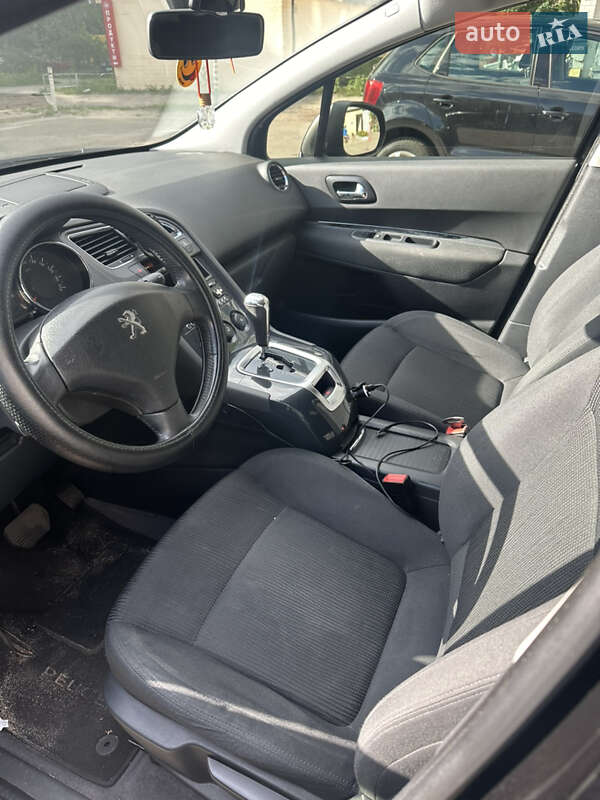 Микровэн Peugeot 5008 2015 в Киеве