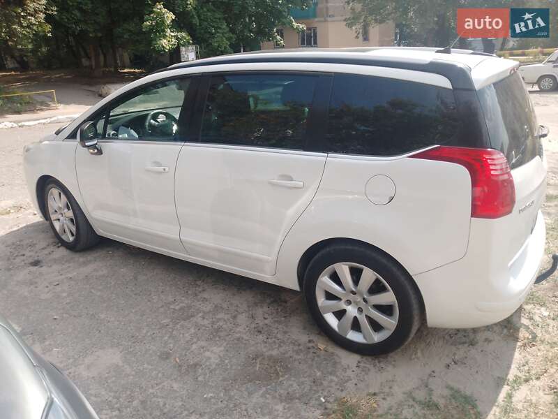 Микровэн Peugeot 5008 2010 в Харькове