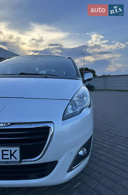 Микровэн Peugeot 5008 2015 в Ковеле