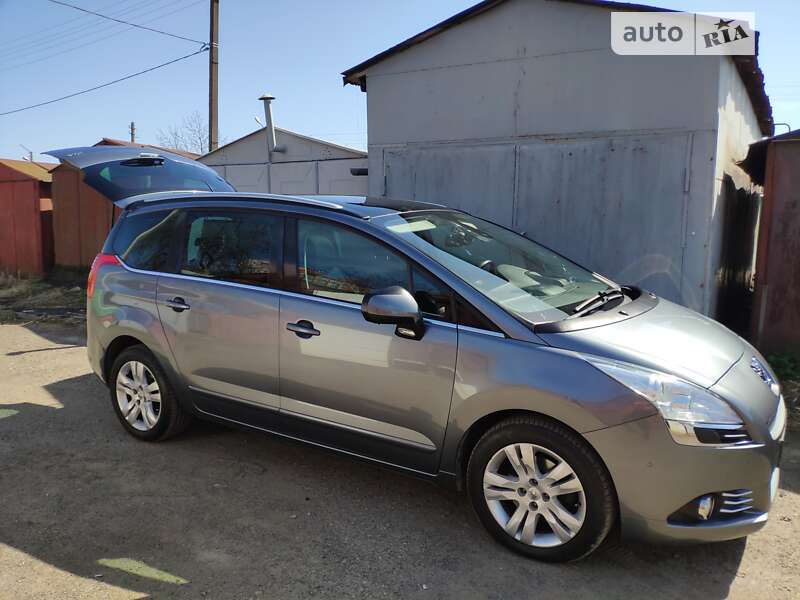 Микровэн Peugeot 5008 2011 в Львове