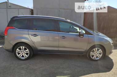 Микровэн Peugeot 5008 2011 в Львове