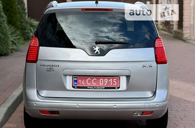 Мікровен Peugeot 5008 2012 в Стрию