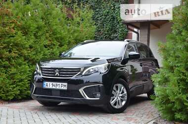 Внедорожник / Кроссовер Peugeot 5008 2017 в Софиевской Борщаговке