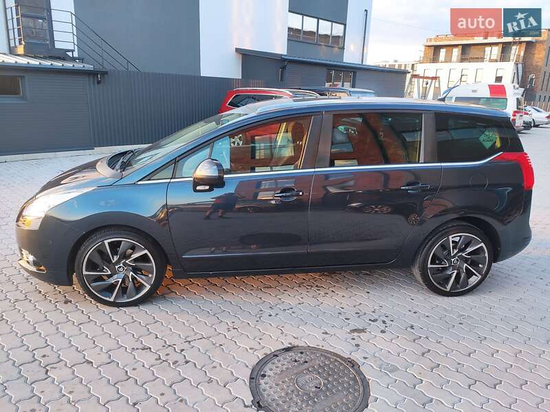 Микровэн Peugeot 5008 2012 в Львове