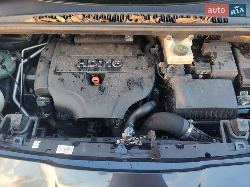Микровэн Peugeot 5008 2012 в Львове