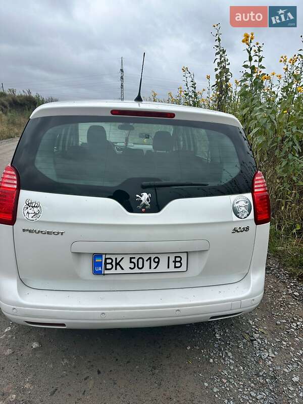 Микровэн Peugeot 5008 2010 в Ровно