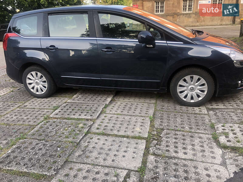 Мікровен Peugeot 5008 2011 в Трускавці