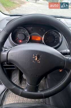 Мінівен Peugeot 5008 2011 в 