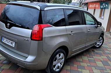 Мікровен Peugeot 5008 2012 в Стрию