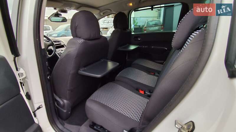 Микровэн Peugeot 5008 2011 в Чернигове