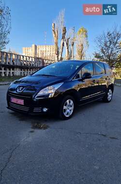 Микровэн Peugeot 5008 2011 в 