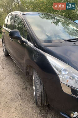 Микровэн Peugeot 5008 2013 в Волочиске