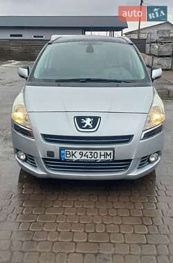 Микровэн Peugeot 5008 2011 в 