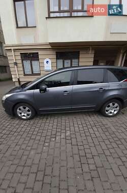 Микровэн Peugeot 5008 2011 в Львове