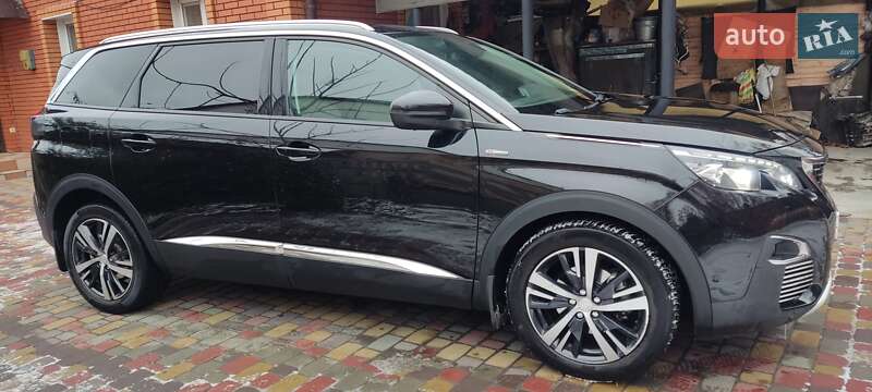 Внедорожник / Кроссовер Peugeot 5008 2017 в Ровно
