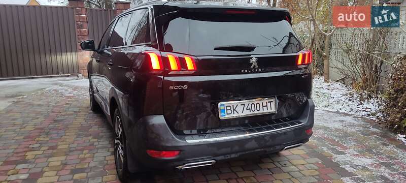 Внедорожник / Кроссовер Peugeot 5008 2017 в Ровно
