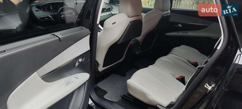 Внедорожник / Кроссовер Peugeot 5008 2017 в Ровно