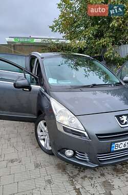 Мікровен Peugeot 5008 2011 в Стрию