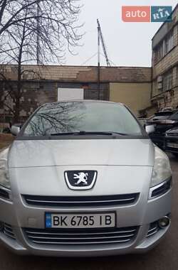 Микровэн Peugeot 5008 2011 в Киеве