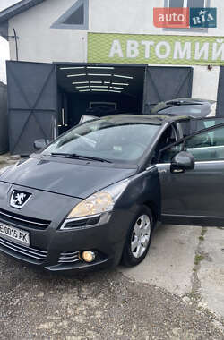 Мікровен Peugeot 5008 2012 в Путилі