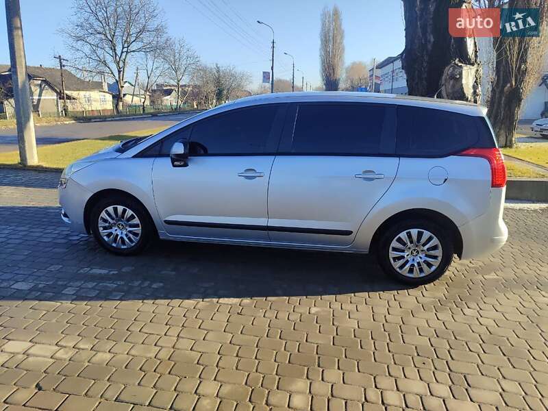 Мікровен Peugeot 5008 2013 в Чемерівцях