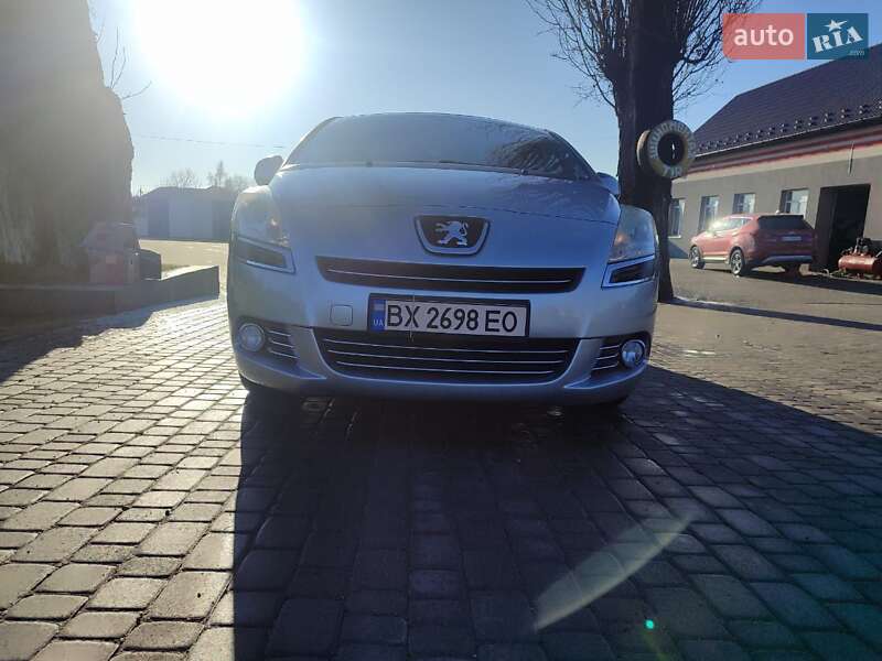 Мікровен Peugeot 5008 2013 в Чемерівцях