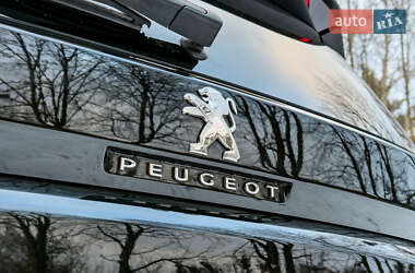 Внедорожник / Кроссовер Peugeot 5008 2017 в Бродах