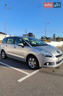 Микровэн Peugeot 5008 2011 в Киеве