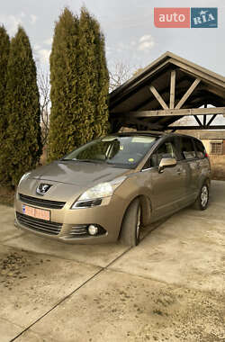 Микровэн Peugeot 5008 2012 в Долине