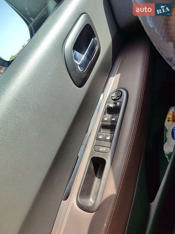 Микровэн Peugeot 5008 2012 в Киеве фото 17 Микровэн Peugeot 5008 2012 в Киеве