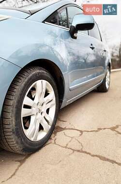 Мікровен Peugeot 5008 2010 в 