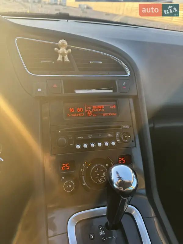 Микровэн Peugeot 5008 2010 в 