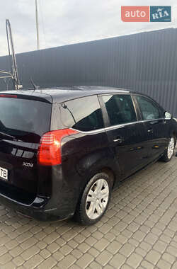 Микровэн Peugeot 5008 2009 в 