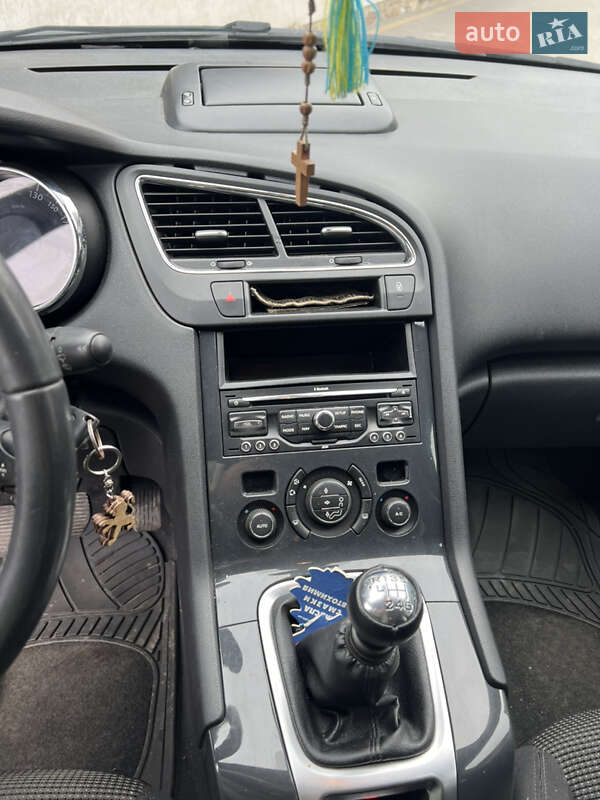 Мікровен Peugeot 5008 2010 в Вінниці