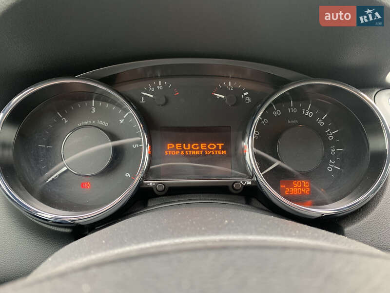 Микровэн Peugeot 5008 2012 в Киеве