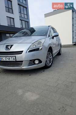 Мікровен Peugeot 5008 2012 в Новояворівську