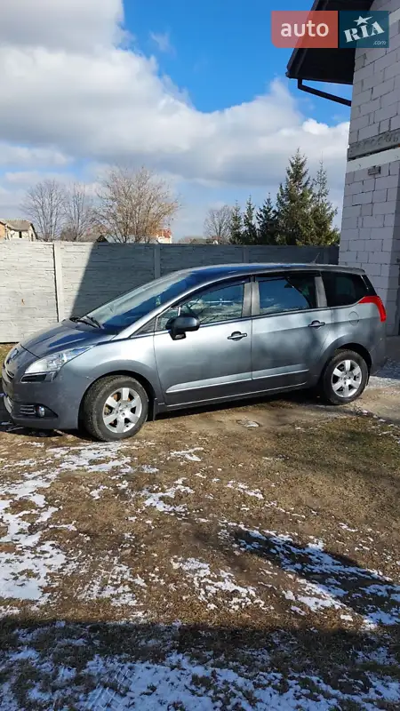 Peugeot 5008