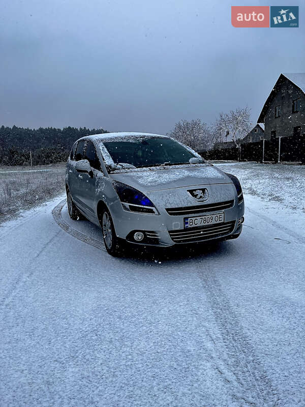Мікровен Peugeot 5008 2011 в Яворові
