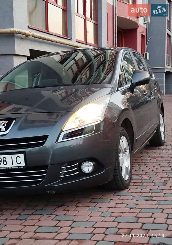 Микровэн Peugeot 5008 2010 в 
