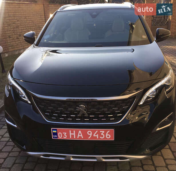 Позашляховик / Кросовер Peugeot 5008 2018 в 