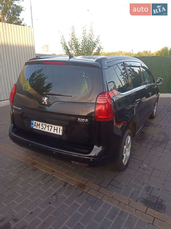 Микровэн Peugeot 5008 2013 в Киеве