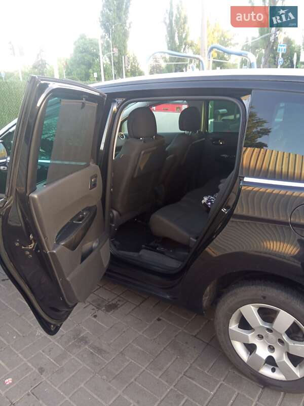 Микровэн Peugeot 5008 2013 в Киеве