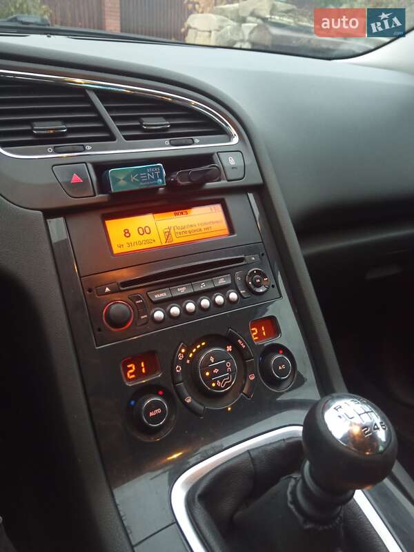 Микровэн Peugeot 5008 2013 в Киеве